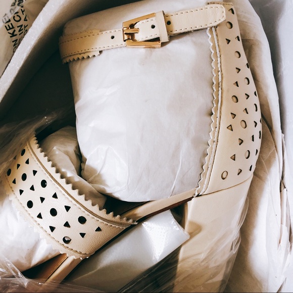 Botkier Gemi Sandal - Picture 5 of 5